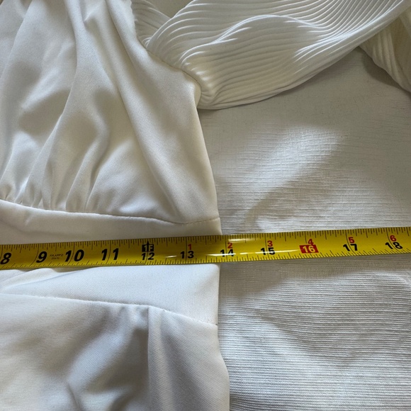 Chic Ivory Wedding Gown with Long Sleeves - Picture 11 of 12